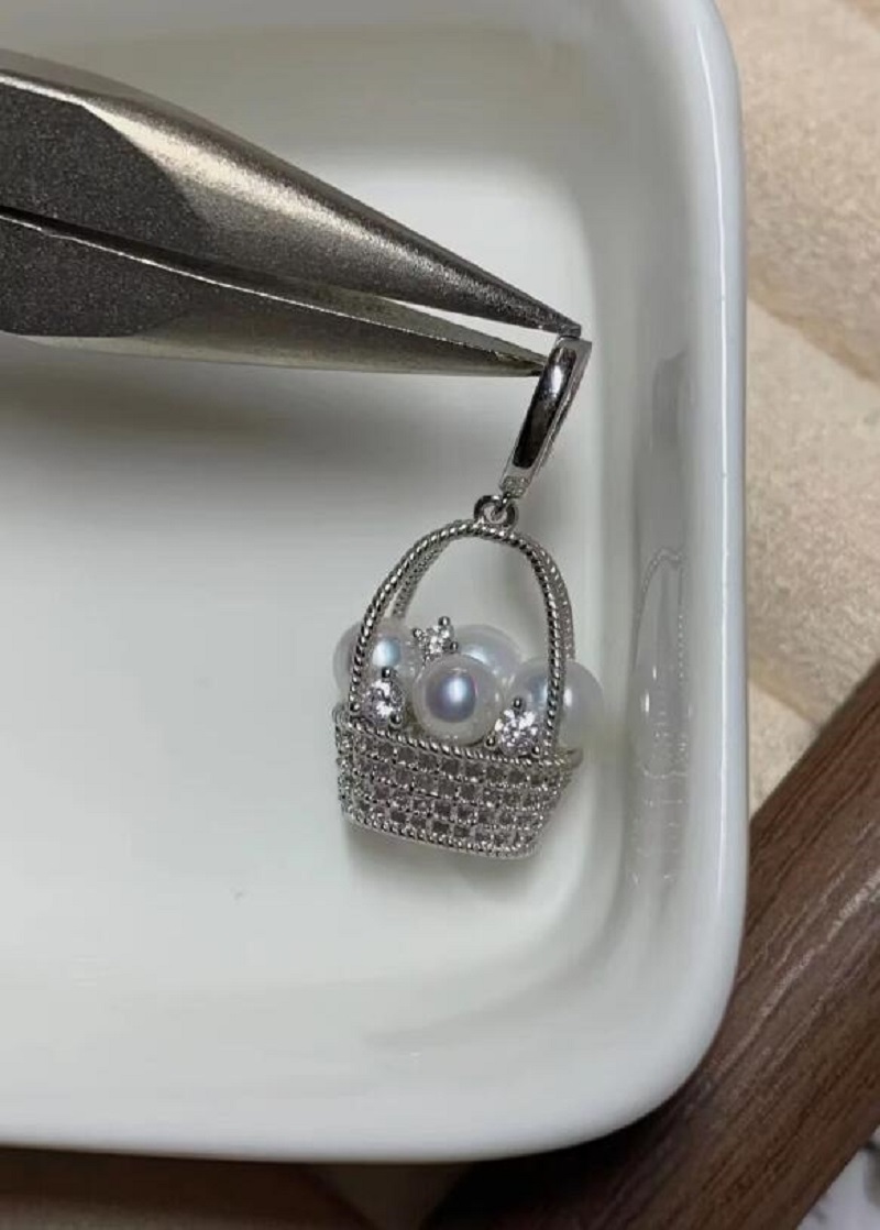 elegancka zawieszka z białej p – 530 Chain recenzja i cena
