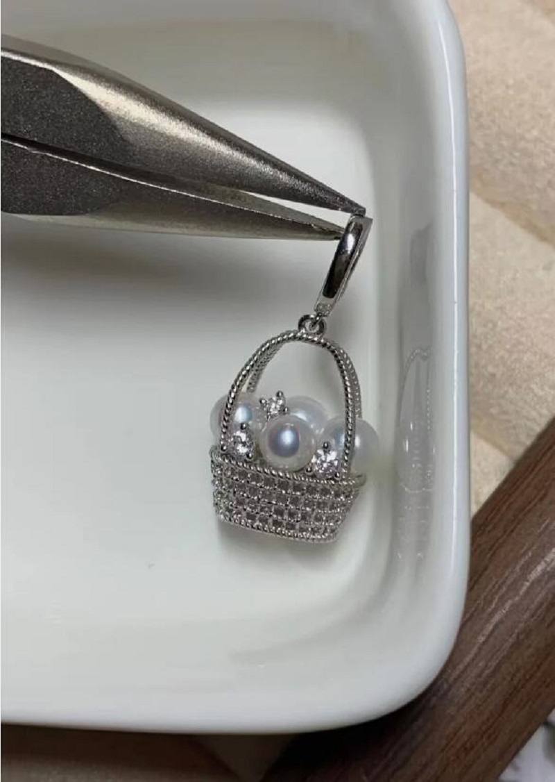 elegancka zawieszka z białej p – 530 Chain recenzja i cena
